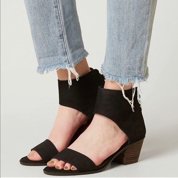 Lucky Brand Shoes - Lucky Brand Barbina heeled sandals